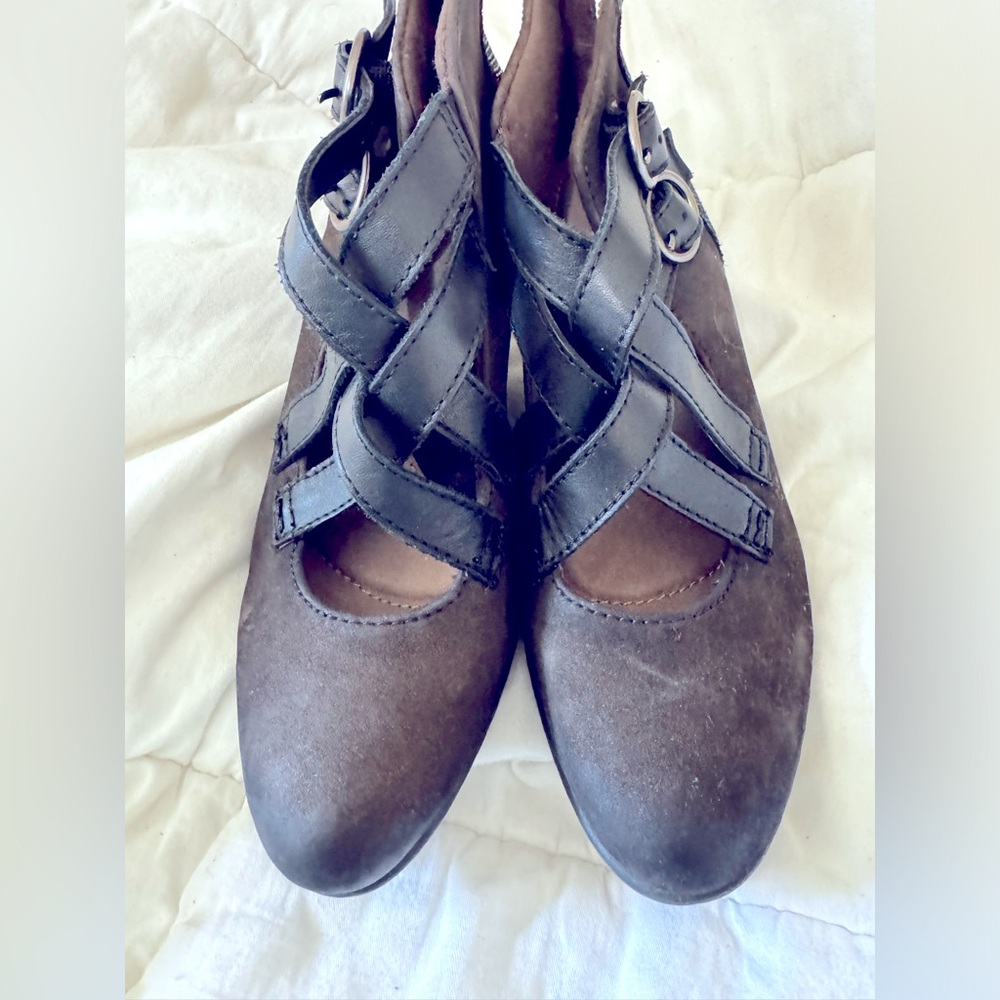 Earth Amber Soft Buck Womens Brown Leather Ankle bootie size 5